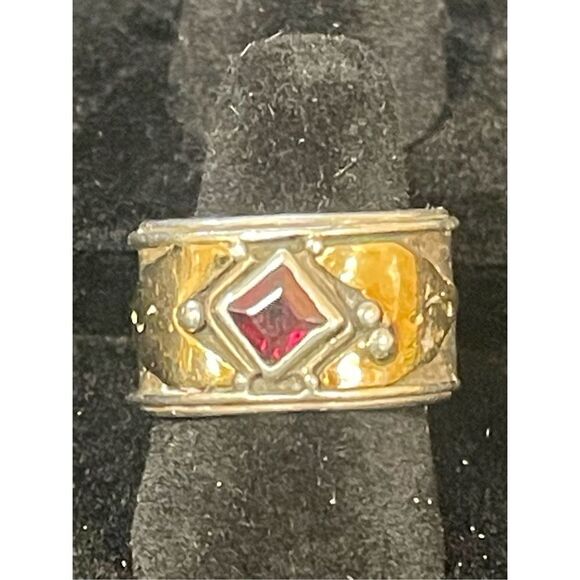 Silver and Gold Ring with Ruby - Picture 5 of 7